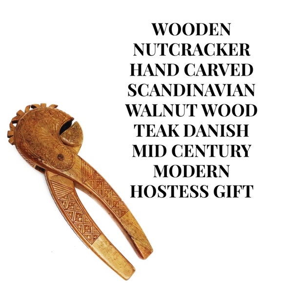 🏠• Scandinavian Teak Wood Nut Cracker - Picture 6 of 7
